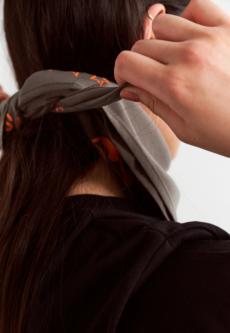 LUCKY SCARF